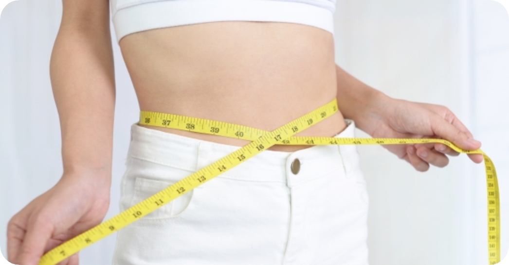 腹囲をはかる様子